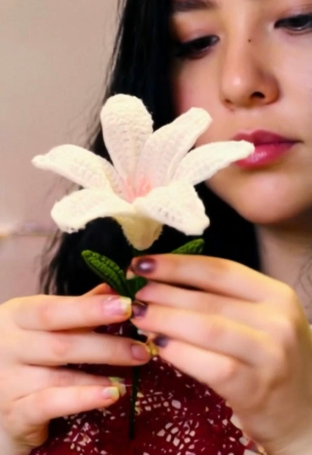 Crochet Lilly